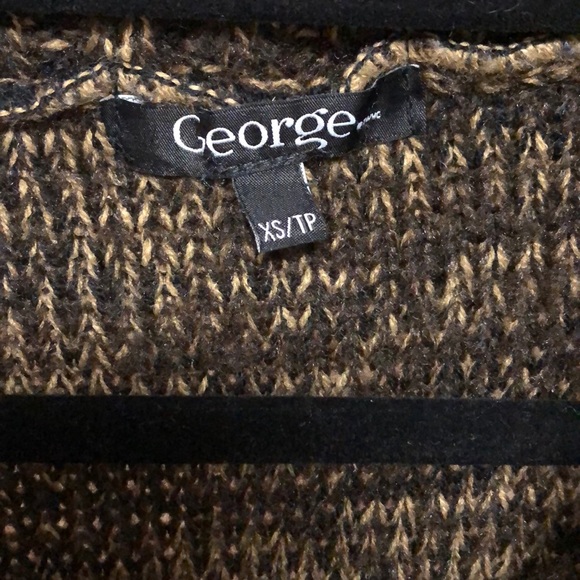 Sweater - Picture 2 of 5